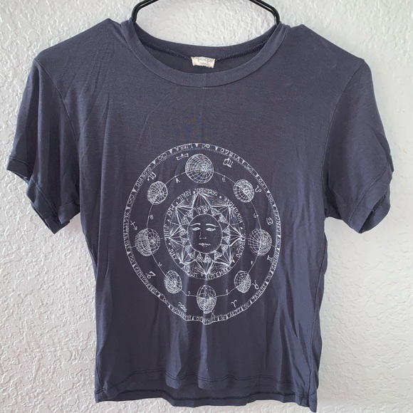 Women’s astrology top - Picture 1 of 3